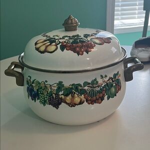 Vintage Tabletops Elegant Enamel Stock Pot with Fruit Design 7 Quart